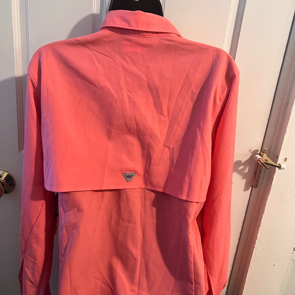Columbia XL NWT more of a Coral color than pink